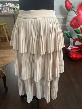 Ivy City Co Blush Pleated Tiered Midi Skirt